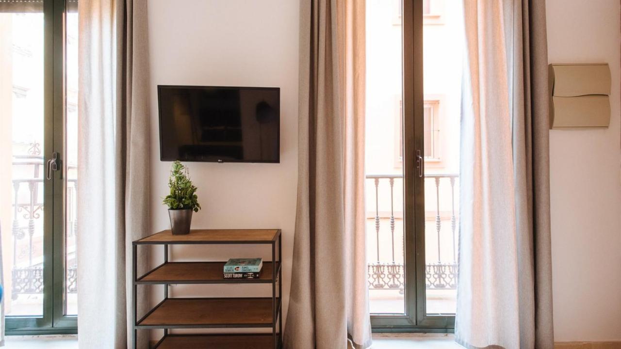 Chiqui And Vicente Suite Apartments เซบีญา ภายนอก รูปภาพ