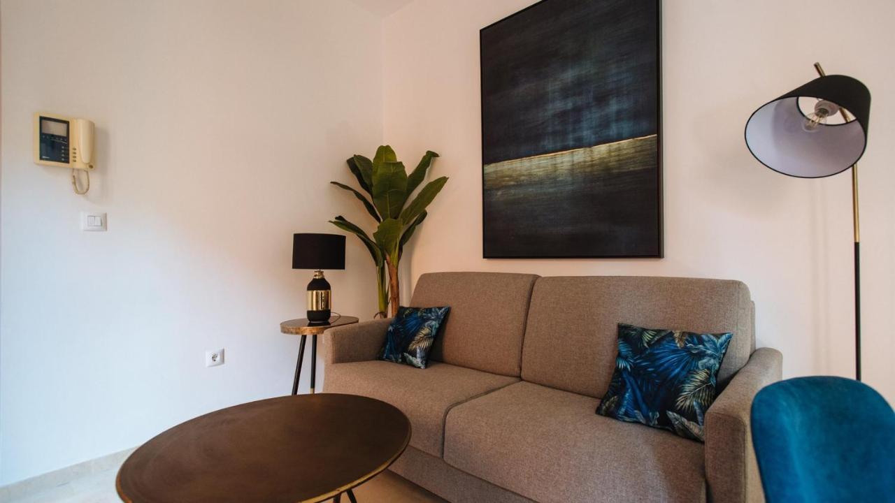 Chiqui And Vicente Suite Apartments เซบีญา ภายนอก รูปภาพ