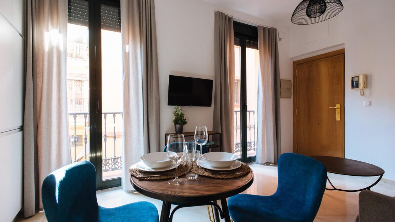Chiqui And Vicente Suite Apartments เซบีญา ภายนอก รูปภาพ