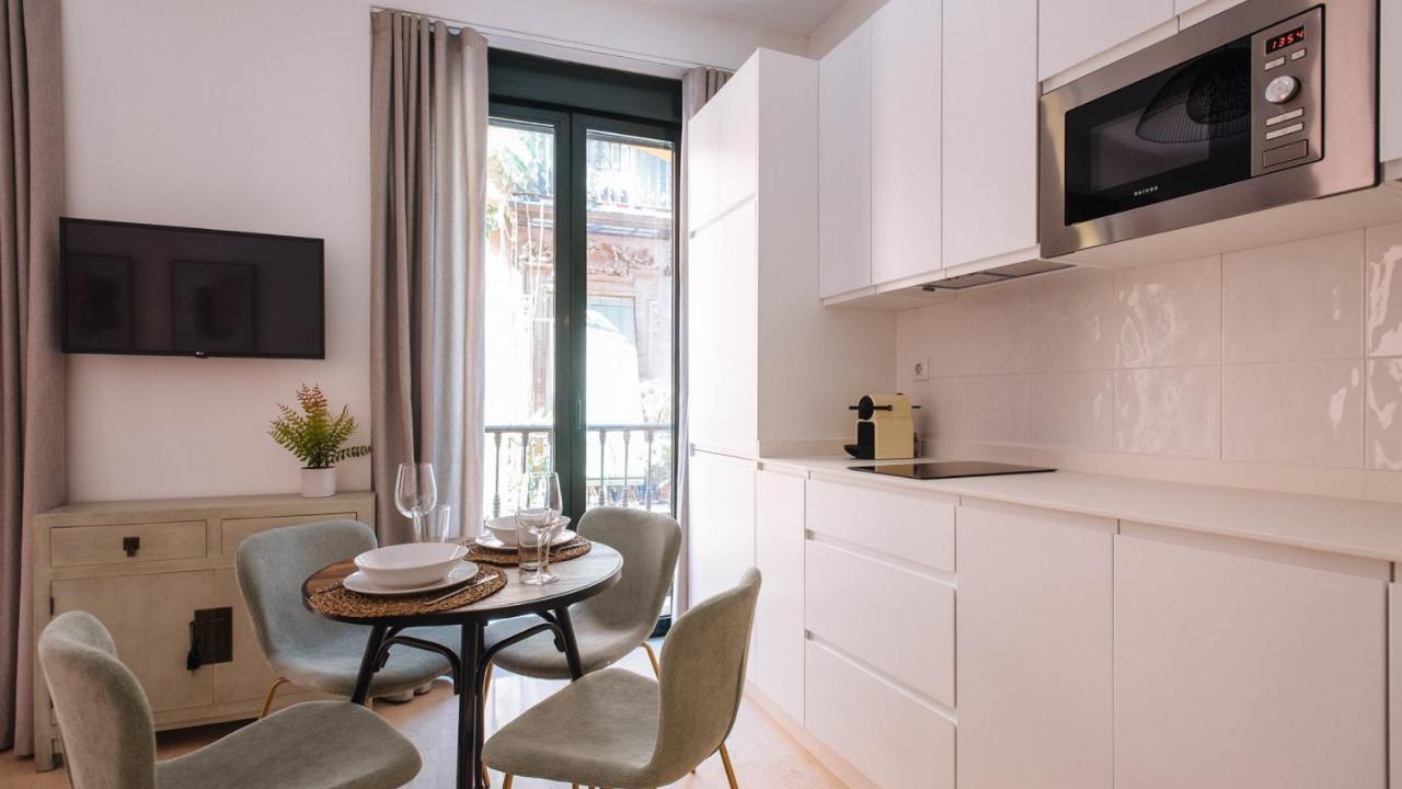 Chiqui And Vicente Suite Apartments เซบีญา ภายนอก รูปภาพ